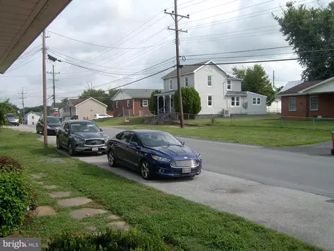 Exterior - 214 S George St, Ranson, WV 25438 photo 4 of 4