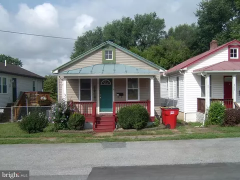 Exterior - 214 S George St, Ranson, WV 25438 photo 1 of 4