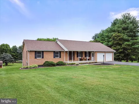 139 Green Valley Dr, Charles Town, WV 25414
