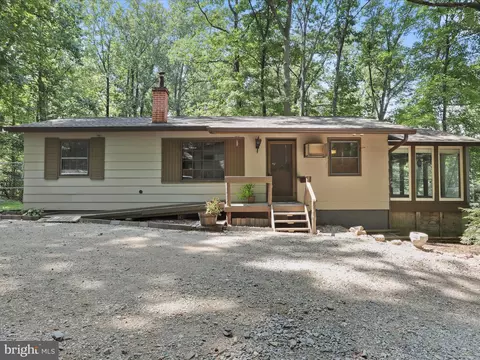 214 Sour Mash Rd, Harpers Ferry, WV 25425