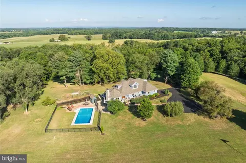 407 Engle Molers Rd, Harpers Ferry, WV 25425