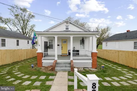 821 Jefferson Ave, Charles Town, WV 25414