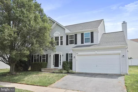 646 Crosswinds Dr, Charles Town, WV 25414