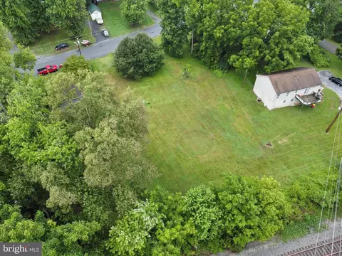 406 Burns St, Ranson, WV 25438 photo 3