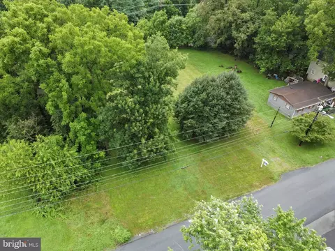 406 Burns St, Ranson, WV 25438 photo 2