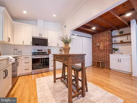 82 Great Oak Ln, Harpers Ferry, WV 25425