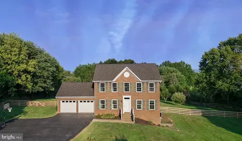 432 Quail Run Rd, Summit Point, WV 25446