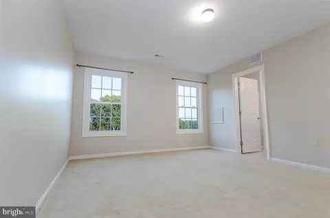 Bedroom - 432 Quail Run Rd, Summit Point, WV 25446 photo 2 of 4