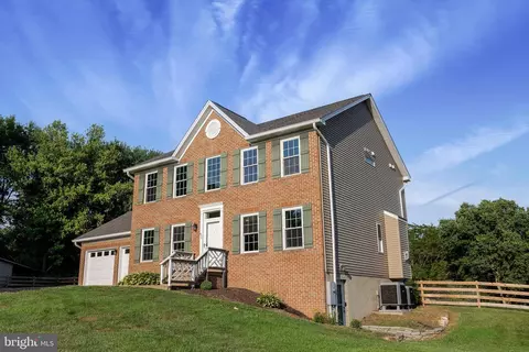 Exterior - 432 Quail Run Rd, Summit Point, WV 25446 photo 2 of 11
