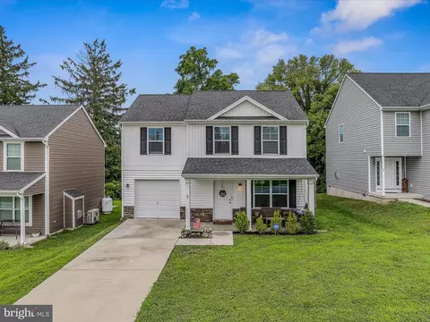 87 Nathaniel Dr, Charles Town, WV 25414