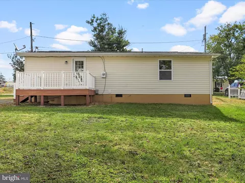 Exterior - 123 Plum Tree Ln, Ranson, WV 25438 photo 6 of 8