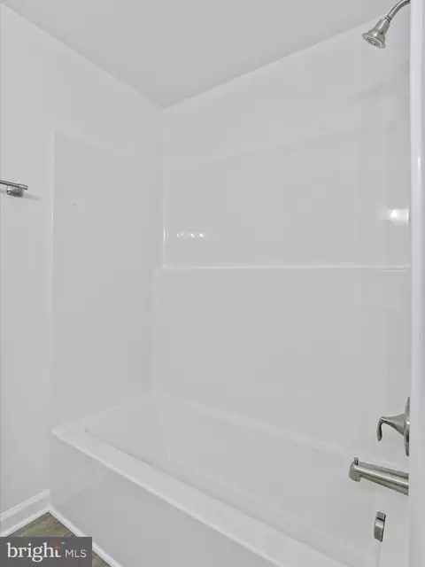 Bath - 123 Plum Tree Ln, Ranson, WV 25438 photo 1 of 2