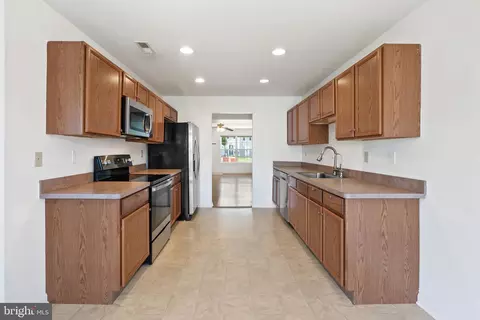 92 Fuzzy Tail Dr, Ranson, WV 25438 photo 8