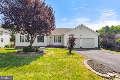 28 Mopsy Ct, Ranson, WV 25438