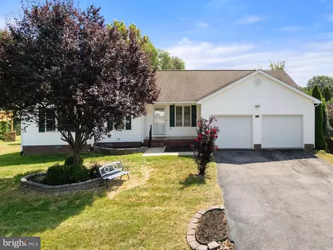 Exterior - 28 Mopsy Ct, Ranson, WV 25438 photo 7 of 19