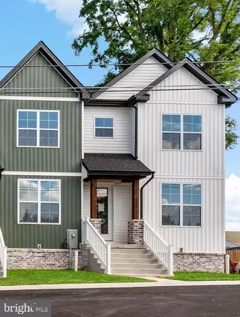 408 E 7th Ave, Ranson, WV 25438