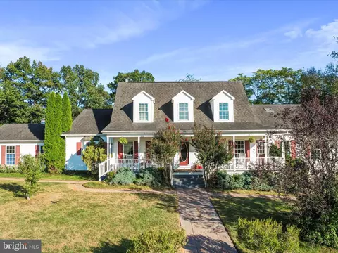 438 Thistle Ridge Ln, Ranson, WV 25438