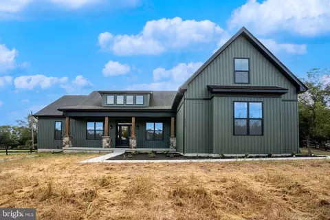 111 Foxglove Ln, Kearneysville, WV 25430