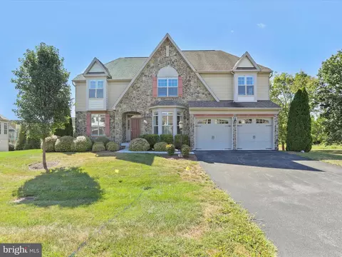 101 Potomac Crossing St, Charles Town, WV 25414