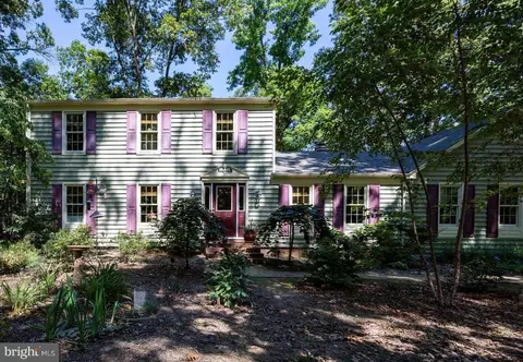 321 Acorn Cir, Harpers Ferry, WV 25425