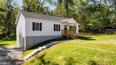 330 Foothill Ln, Harpers Ferry, WV 25425