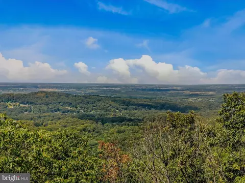 4 Wrens View Lane, Harpers Ferry, WV 25425