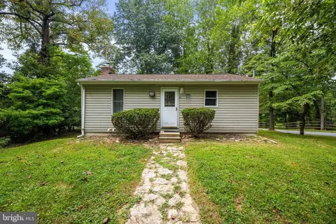 51 Greenwood Rd, Harpers Ferry, WV 25425