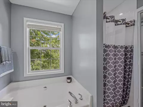 571 Oak Lee Dr, Ranson, WV 25438 photo 13