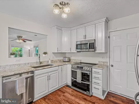 571 Oak Lee Dr, Ranson, WV 25438 photo 5