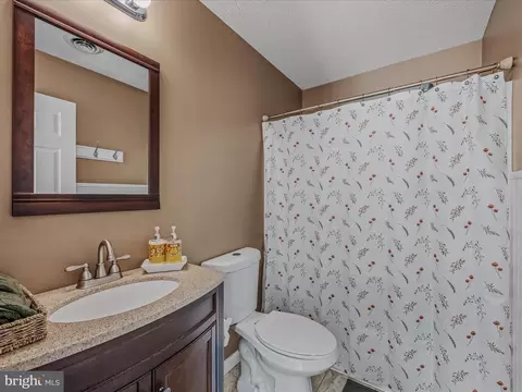 571 Oak Lee Dr, Ranson, WV 25438 photo 17