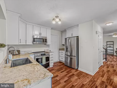 571 Oak Lee Dr, Ranson, WV 25438 photo 4