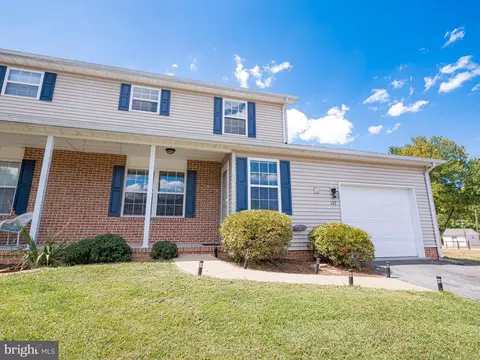 147 Westhall Dr, Charles Town, WV 25414