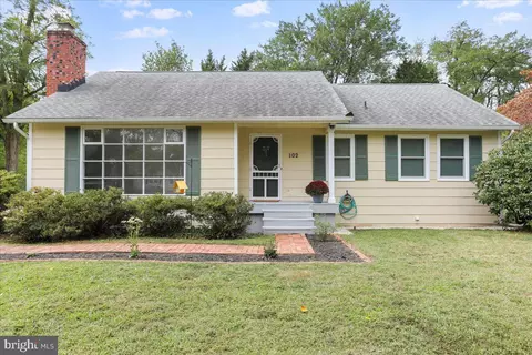 102 Webhannet Dr, Charles Town, WV 25414
