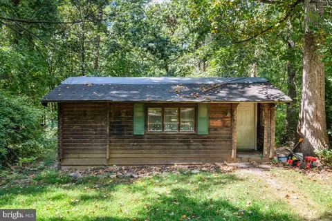 59 Chipmunk Ln, Harpers Ferry, WV 25425