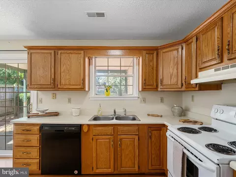 208 S Marshall St, Ranson, WV 25438 photo 10