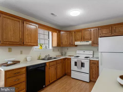 208 S Marshall St, Ranson, WV 25438 photo 9