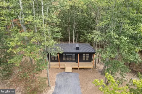 82 Christ Church Rd, Harpers Ferry, WV 25425