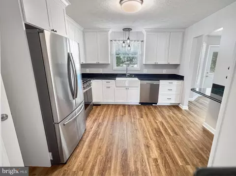 Kitchen - 48 Mopsy Ct, Ranson, WV 25438 photo 2 of 4