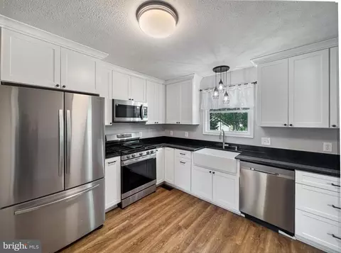 48 Mopsy Ct, Ranson, WV 25438