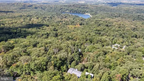 622 Shannondale Rd, Harpers Ferry, WV 25425