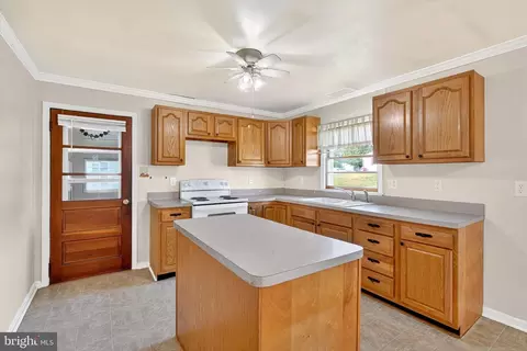 605 N Marshall St, Ranson, WV 25438 photo 12