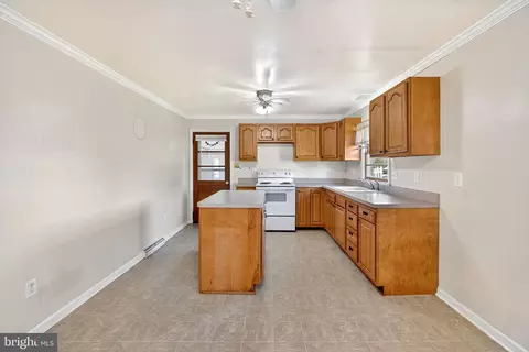 605 N Marshall St, Ranson, WV 25438 photo 10