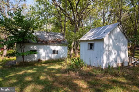 Exterior - 364 Knott Rd, Shepherdstown, WV 25443 photo 6 of 9