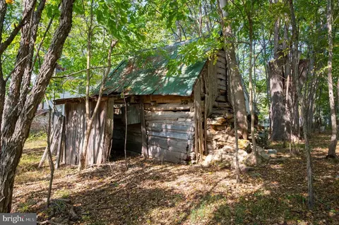 Exterior - 364 Knott Rd, Shepherdstown, WV 25443 photo 8 of 9