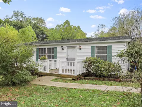 52 Pleasant Hill Rd, Harpers Ferry, WV 25425