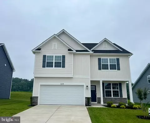 348 Eclipse St, Charles Town, WV 25414