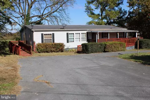 257 Ma And Pa Pkwy, Kearneysville, WV 25430