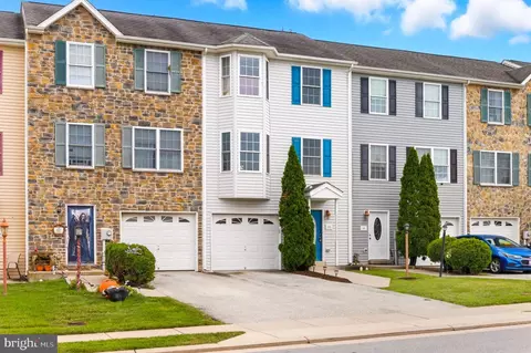 Exterior - 55 Fuzzy Tail Dr, Ranson, WV 25438 photo 1 of 5