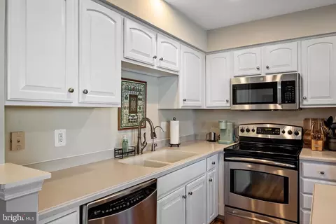 Kitchen - 1349 Mare St, Ranson, WV 25438 photo 4 of 4