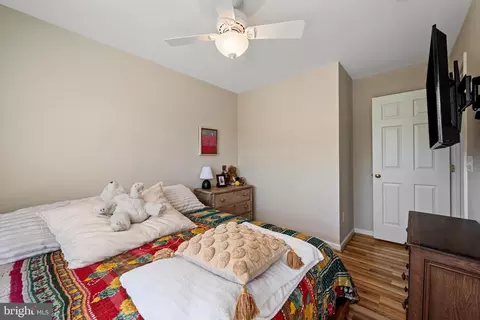 Bedroom - 1349 Mare St, Ranson, WV 25438 photo 2 of 7